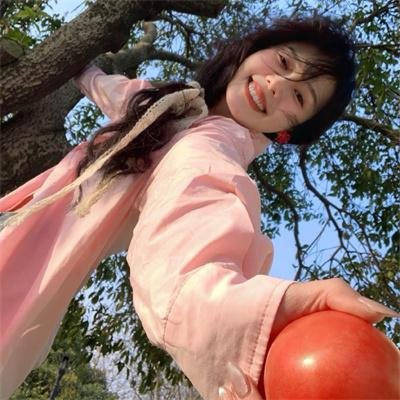 金属摇篮曲海报